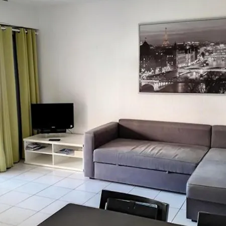 Apartamento T2 A 100m De La Avec Loggia - La Faviere - Fr-1-610-74