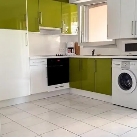 Apartment T2 A 100m De La Avec Loggia - La Faviere - Fr-1-610-74 *
